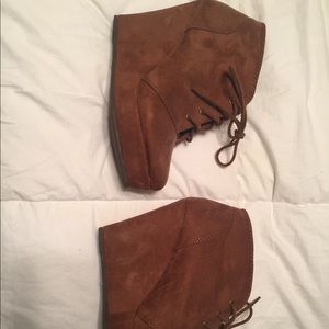 Shi by JOURNEYS Shoes - Size 9 shi booties Shi by JOURNEYS Shoes - Size 9 shi booties